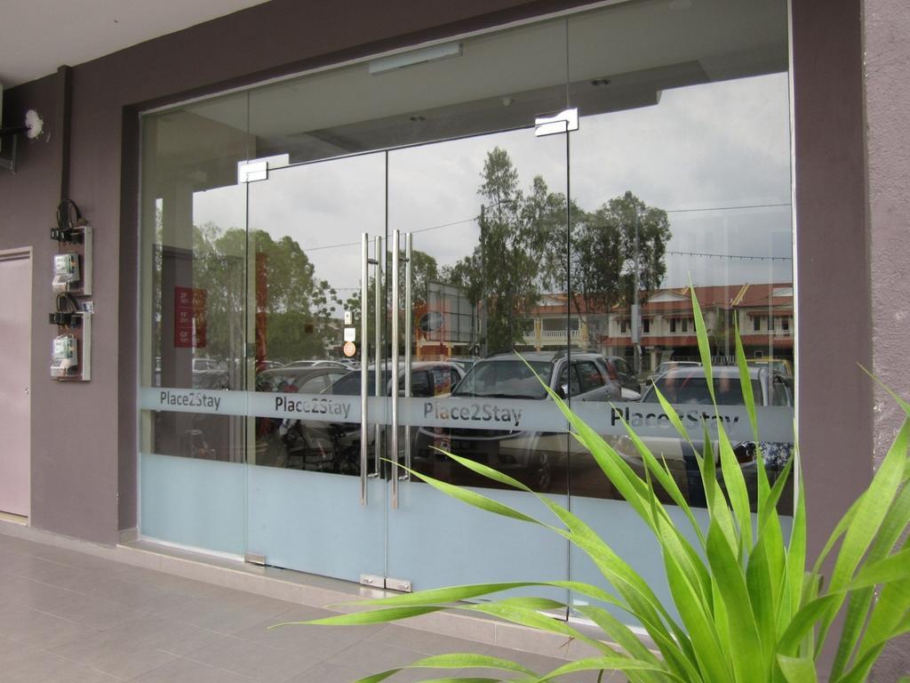 Place2Stay Hotel Malacca Exterior photo