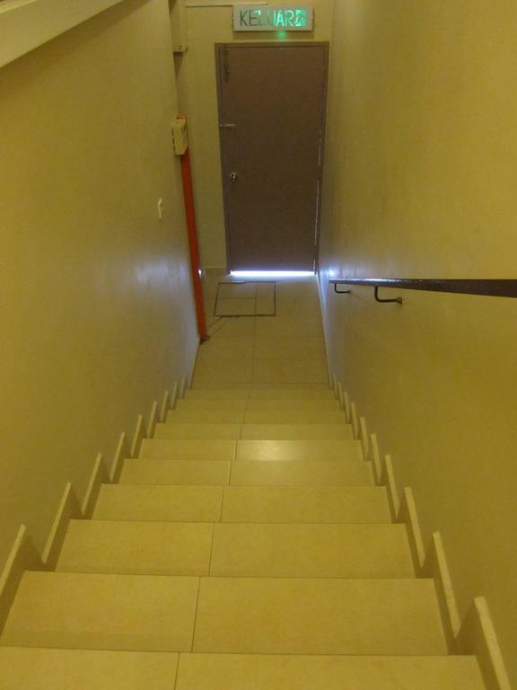 Place2Stay Hotel Malacca Exterior photo