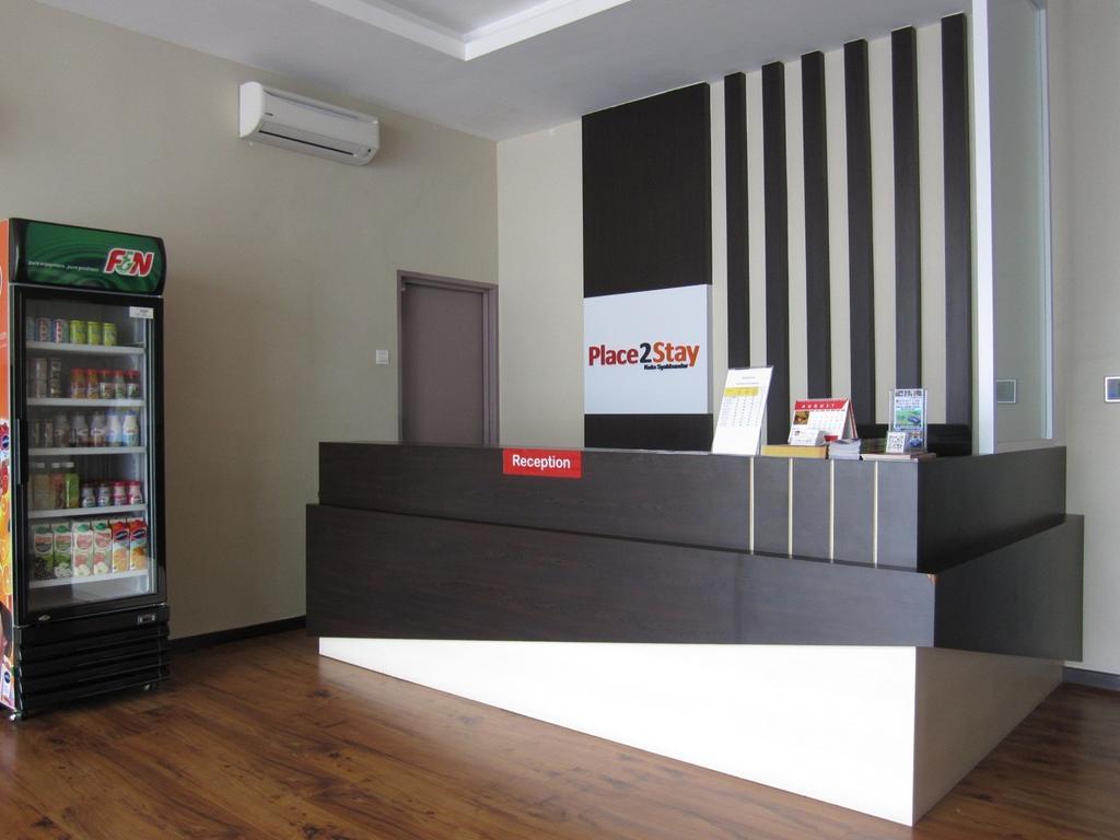 Place2Stay Hotel Malacca Exterior photo