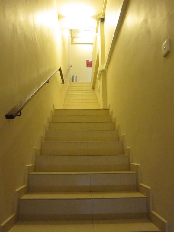 Place2Stay Hotel Malacca Exterior photo