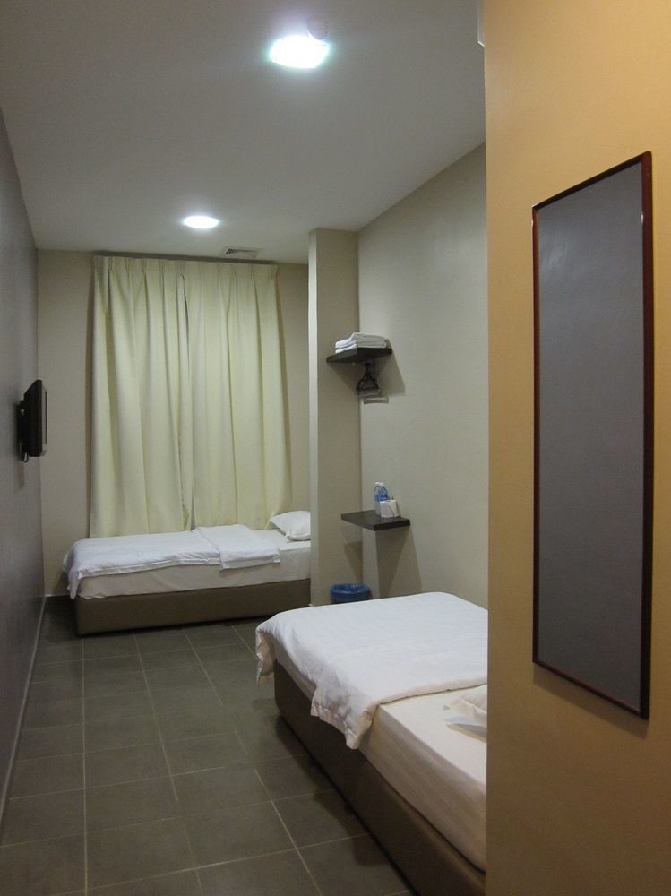 Place2Stay Hotel Malacca Exterior photo