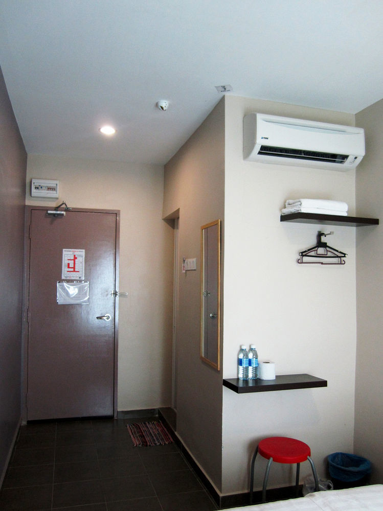 Place2Stay Hotel Malacca Exterior photo