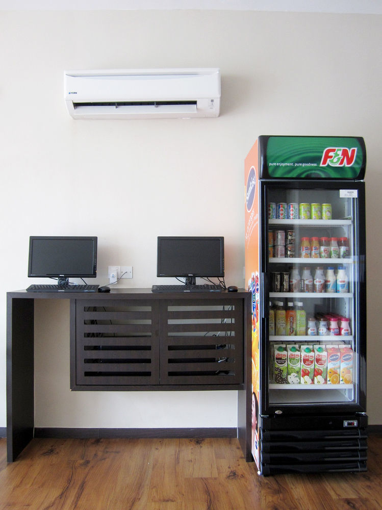 Place2Stay Hotel Malacca Exterior photo